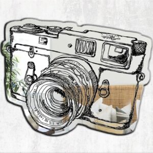 Illustration of a rangefinder camera with a reflective mirror feature.