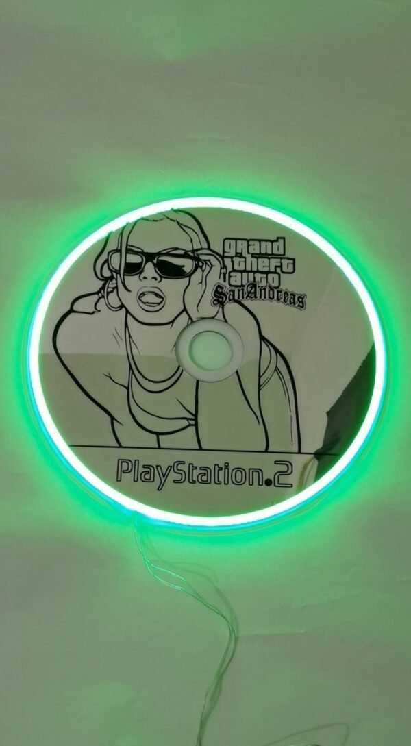 DIY mirror project using "GTA San Andreas" disc.